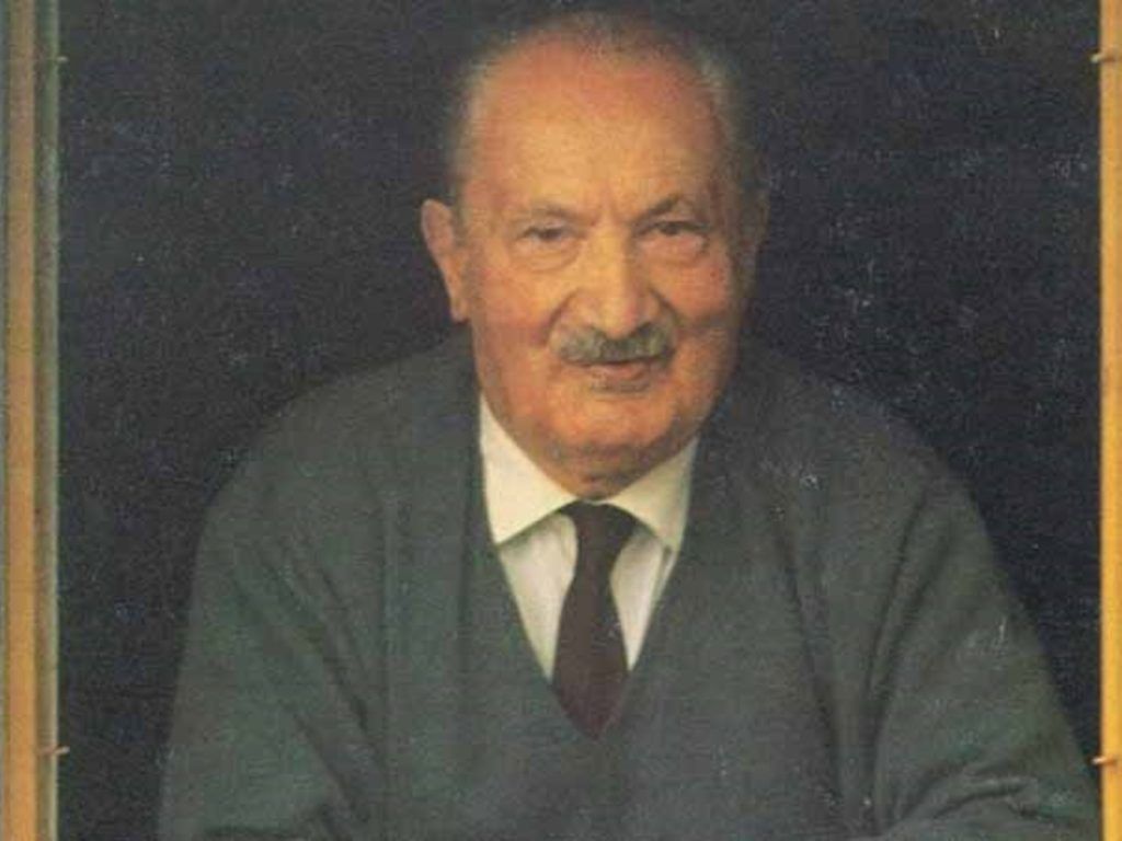 Vivimos en un mundo formado por entes de todo tipo y variedad: las piedras, la maldad, el logos, los animales, las plantas, las estrellas, y también por el Dasein, al que Martín Heidegger lo considerará un ente especial. 