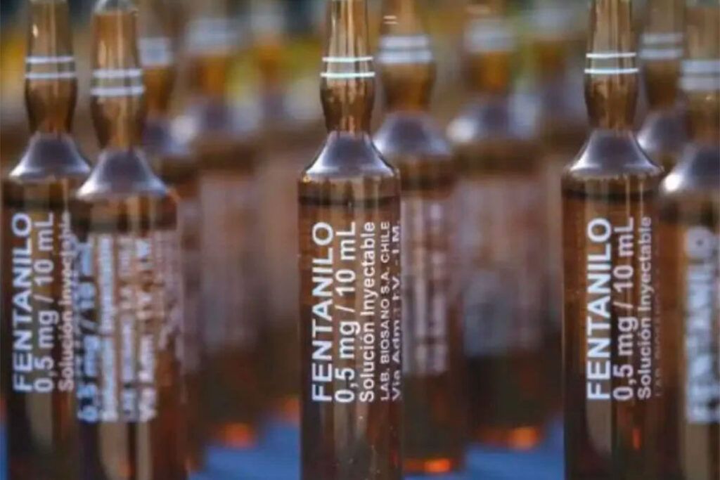 El informe forense sobre el fentanilo contaminado expone con crudeza lo que ocurre cuando el Estado abdica de su responsabilidad de control y se entrega al dogma neoliberal de la desregulación.